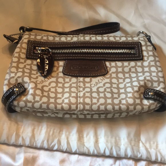 Coach wristlet - Picture 1 of 4